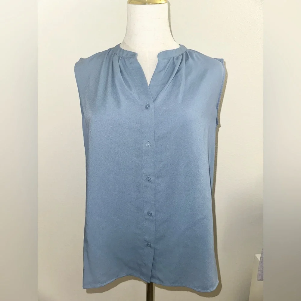 Uniqlo top - Picture 2 of 4
